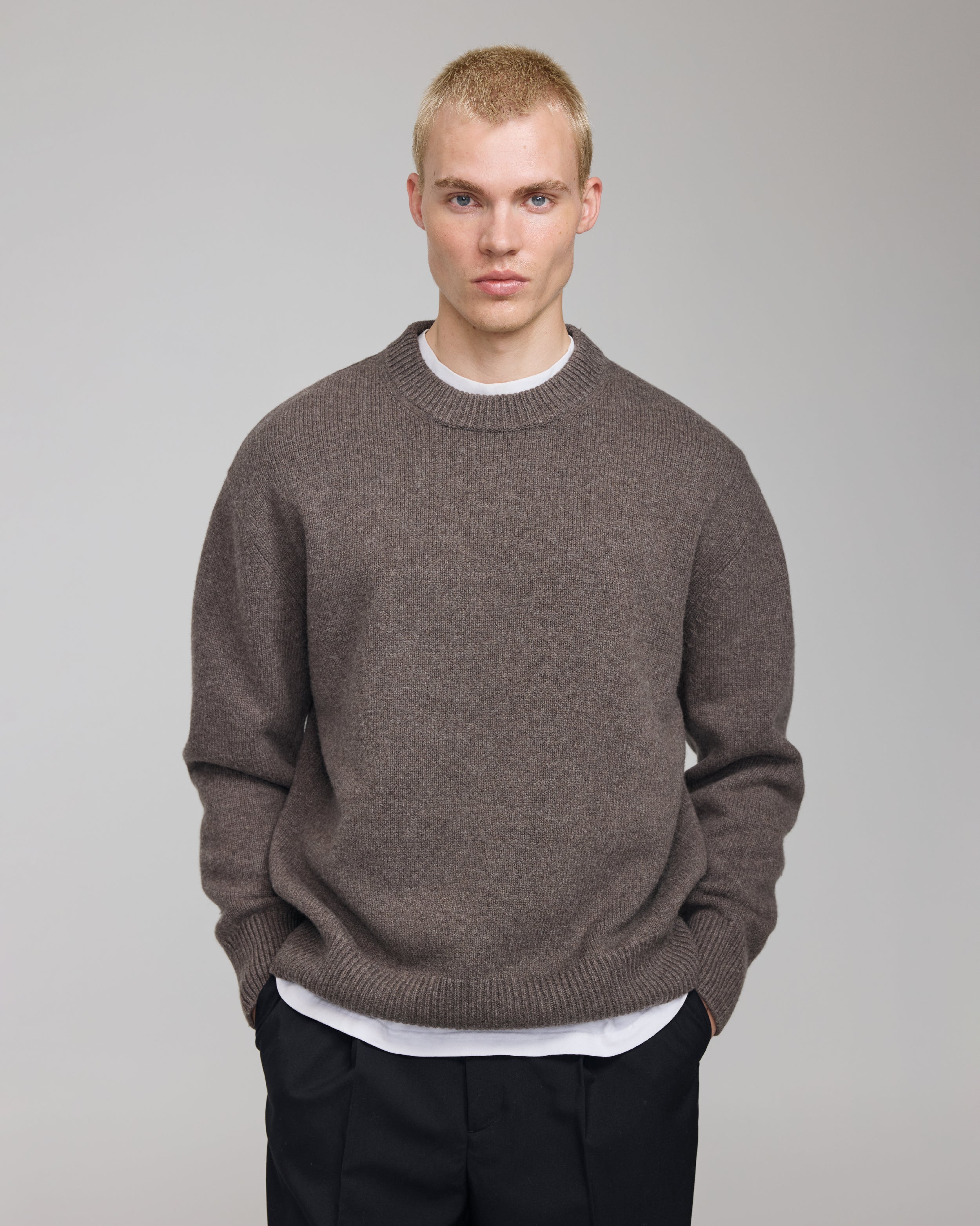 MERINO CREW NECK SWEATER