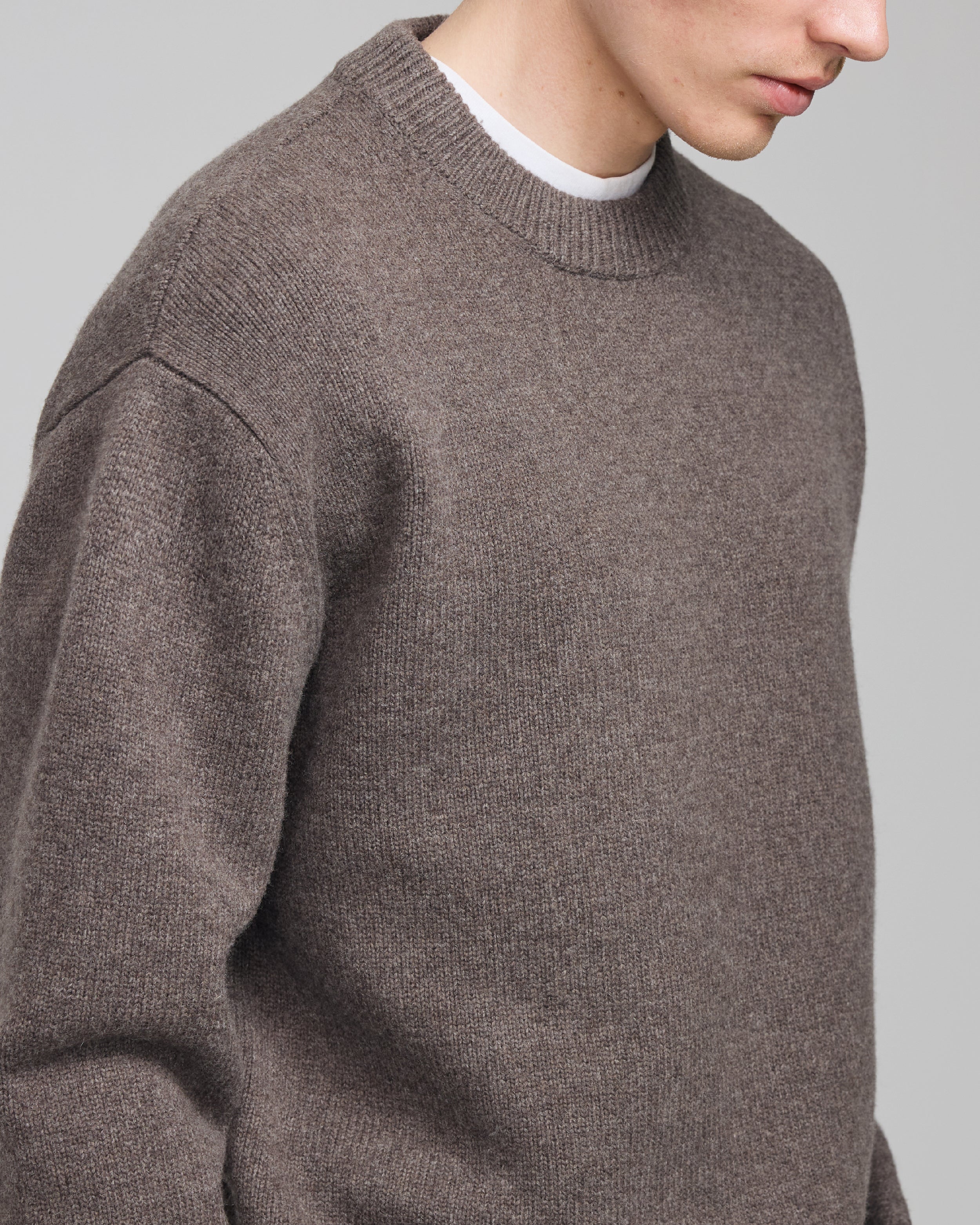 MERINO CREW NECK SWEATER