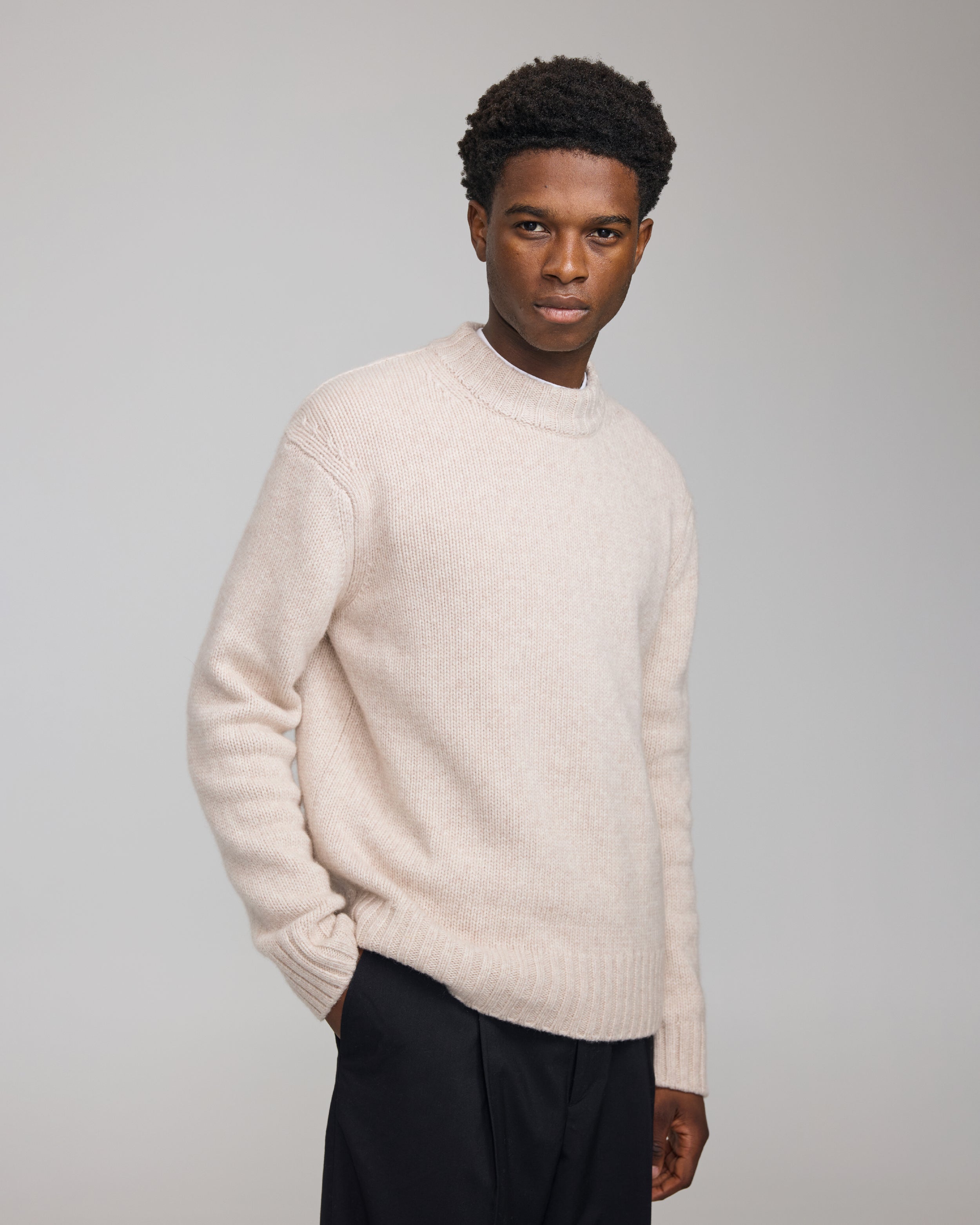 CASHMERE CREW NECK SWEATER