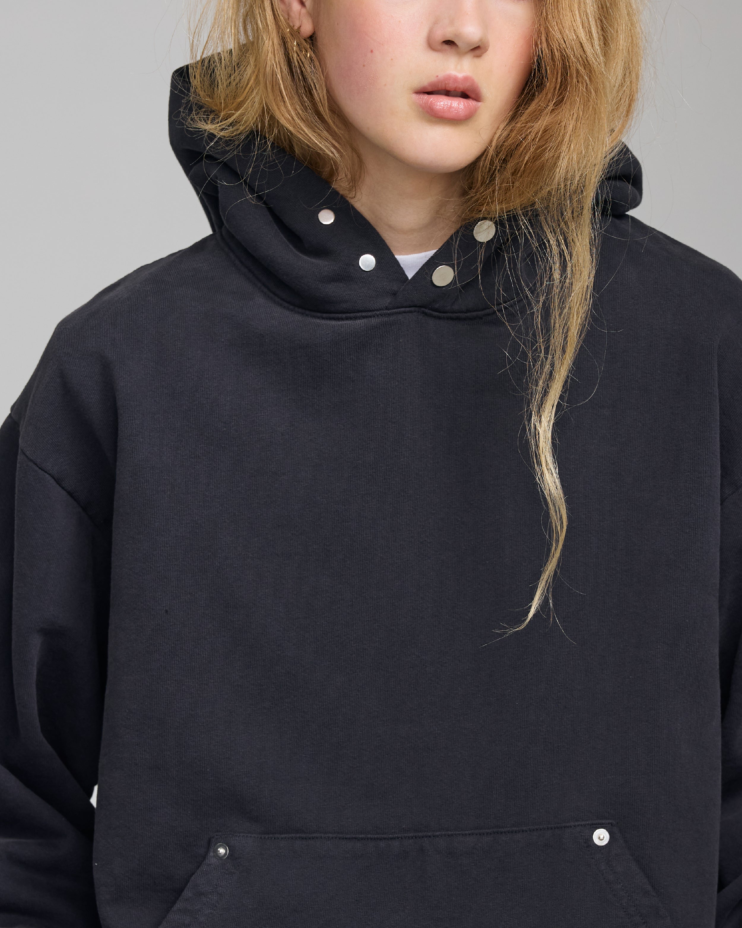 COTTON SNAP HOODIE OFF BLACK