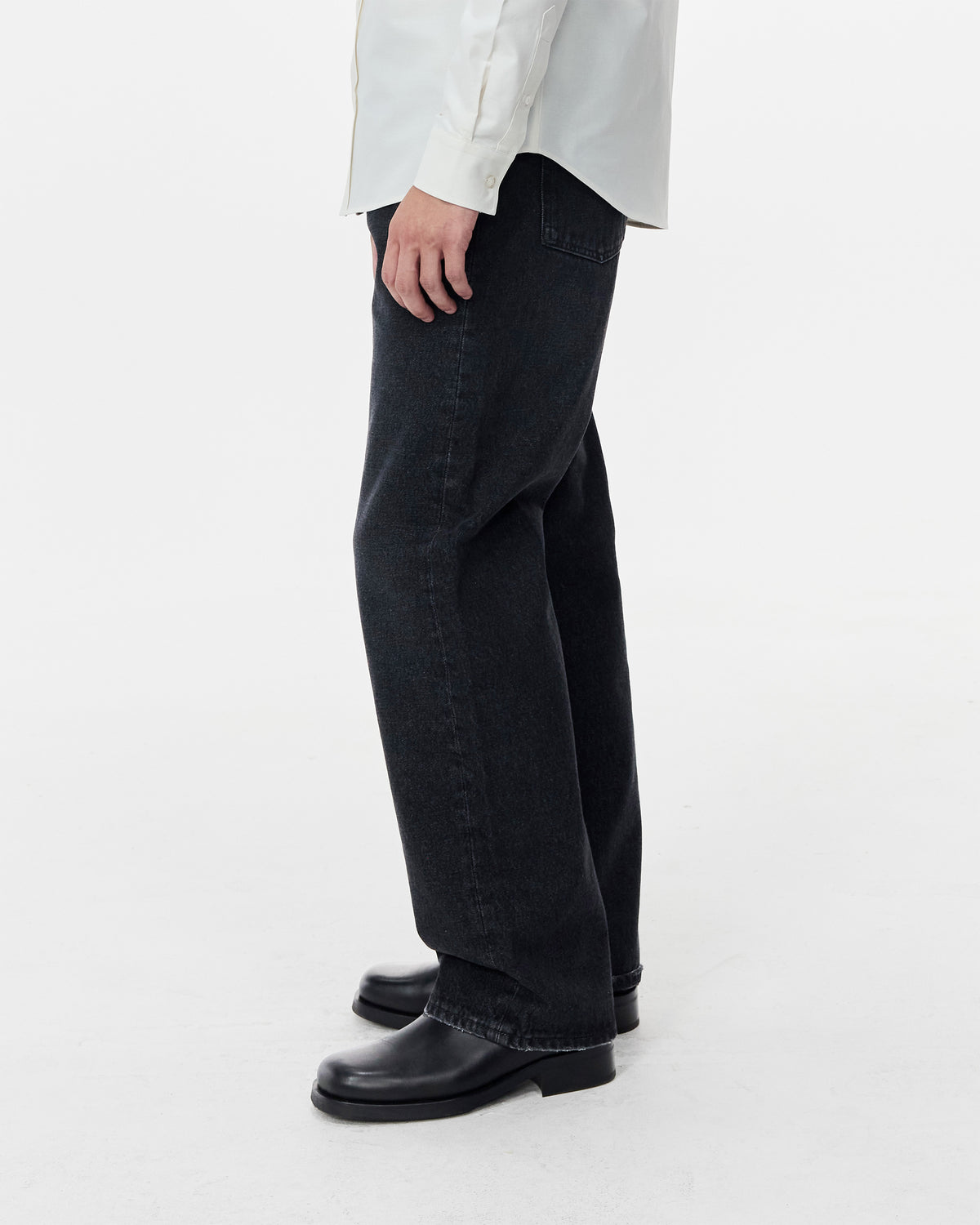 A1 Straight Cut - Black