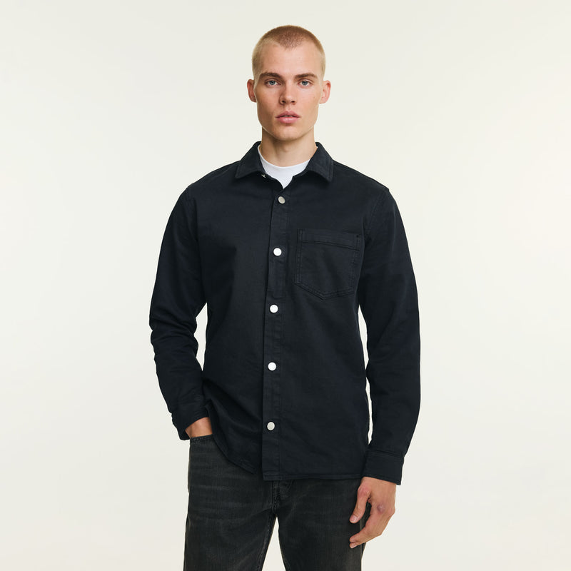 One Pocket Overshirt in Cotton - Skyrtan er einnig væntanleg í fleiri litum í vor